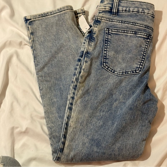2/$20 Wonder Nation High Rise Acid Wash Jeans - Picture 5 of 6